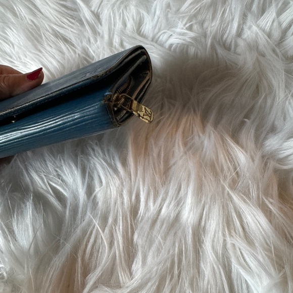 Louis Uvittion Blue Epi Tressor Wallet - Picture 8 of 12